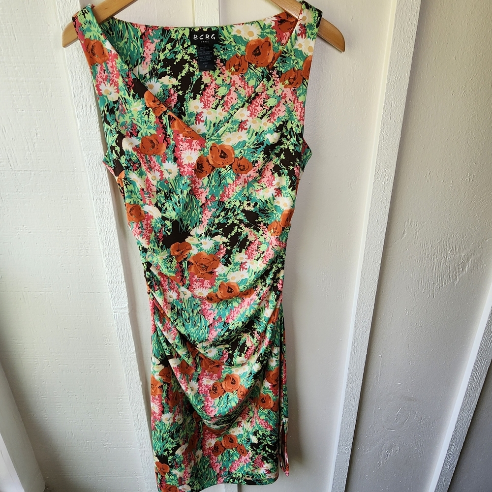 BCBG PARIS V-neck Rushed Midi Dress Floral Size Medium
